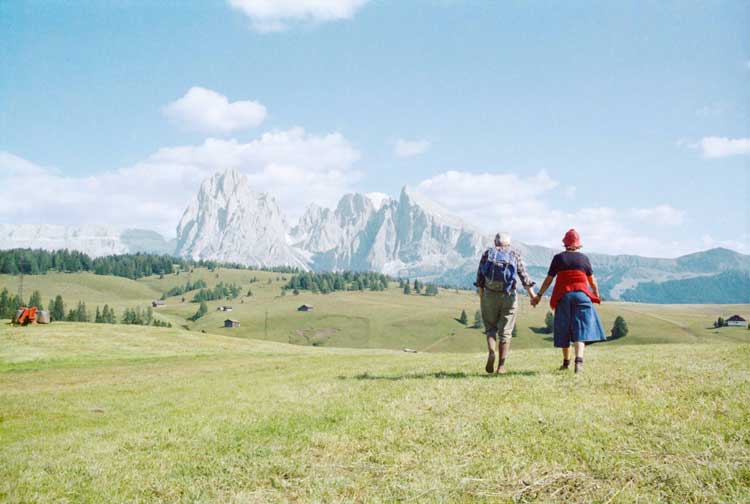 Luigi Ghirri. Alpe di Siusi, 1979. C-print, new print (2001). Courtesy Estate of Luigi Ghirri. © Estate of Luigi Ghirri.