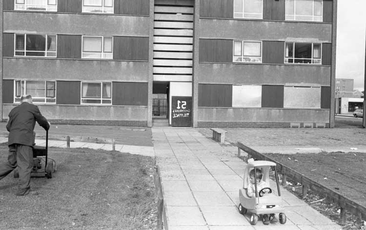 Sandra George, Greendykes, Edinburgh, 1988. Image courtesy of Craigmillar Now.