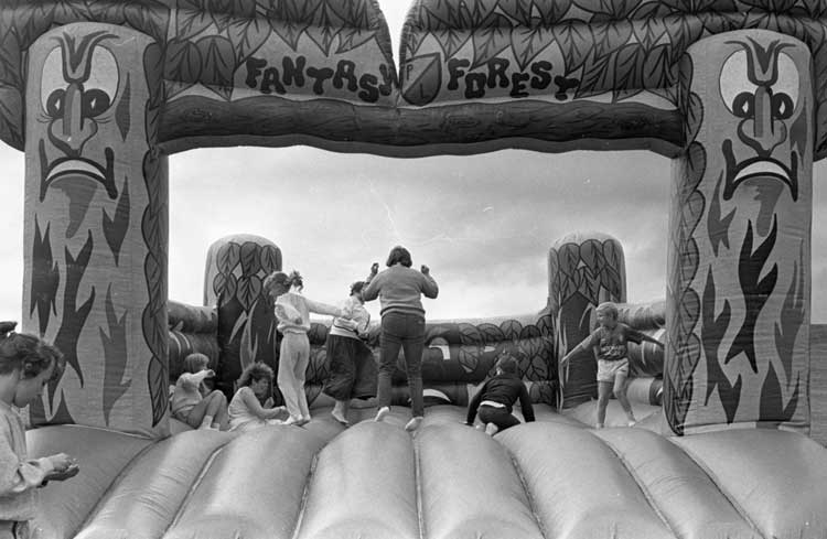 Sandra George. Gingerbread, Bouncy Castle at Cramond, Edinburgh, 1988. Image courtesy of Craigmillar Now.