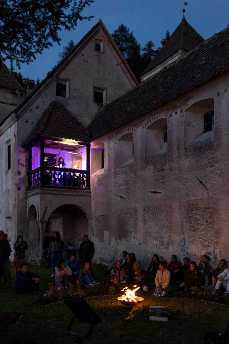 Memory Garden Ritual, performance by Ignota. Opening of Biennale Gherdëina 8, 21 May 2022. Photo: Tiberio Sorvillo.