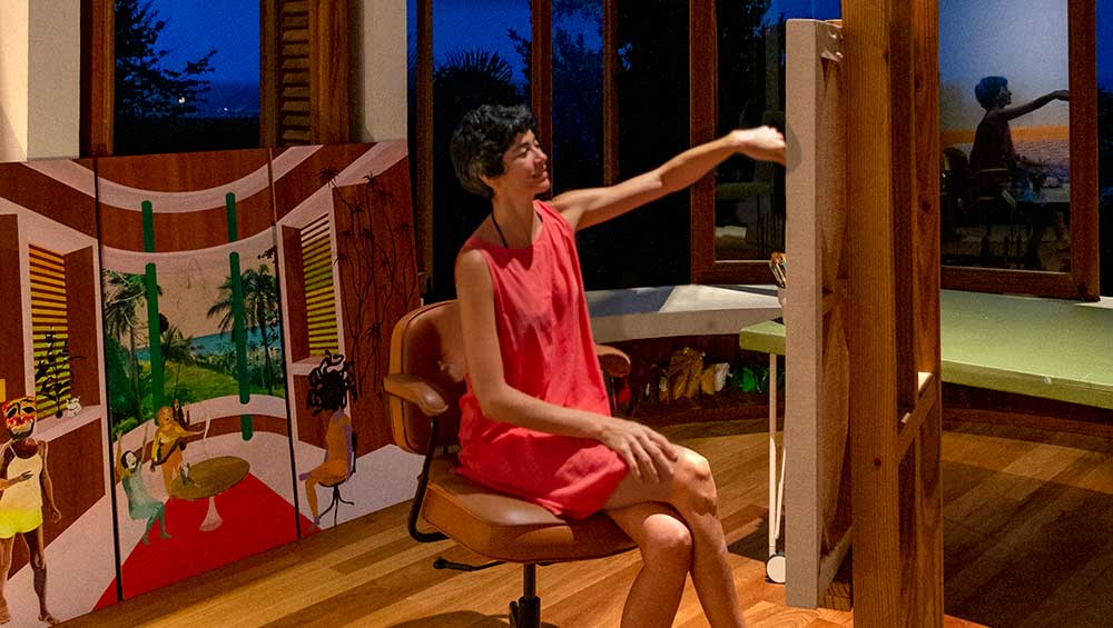 Hulda Guzmán. Portrait of artist in studio, 2021.