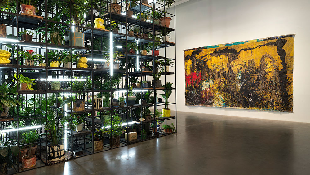 Centre: Simone Leigh, Sentinel IV, 2020. Installation view, Grief and Grievance: Art and Mourning in America, New Museum, New York, 2021. Photo: Dario Lasagni.