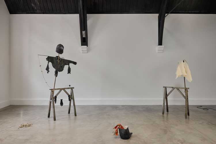 Caspar Heinemann, Sod All, 2025. Installation view at Studio Voltaire. Images courtesy of the artist, Cabinet Gallery, and Studio Voltaire. Photo: Sarah Rainer.