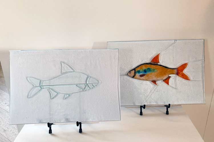 Ron Walker, Bookends of Emotions. Glass, 29.7 x 21 cm. Photo: Anna McNay.