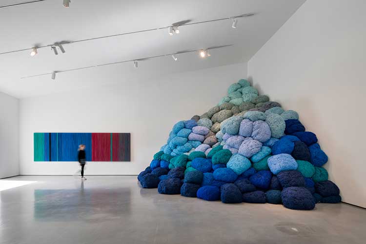 Sheila Hicks: Off Grid. Installation view, The Hepworth Wakefield,
7 April – 25 September 2022. Photo: Tom Bird / Courtesy The Hepworth Wakefield.