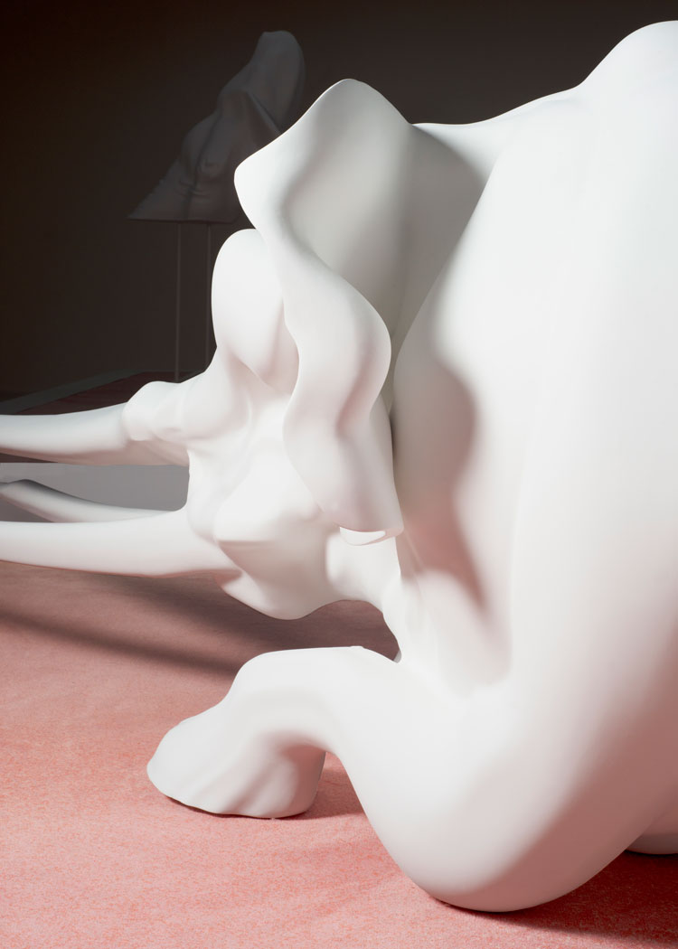 Marguerite Humeau. Echo, A matriarch engineered to die, 2016 (detail). Exhibition view, Palais de Tokyo, Paris. Polystyrene, white paint, acrylic parts, latex, silicone, nylon, glass artificial heart, water pxumps, water, potassium chloride, powder-coated metal stand, sound, 120.2 (W) x 449.6 (L) x 136.1 (H) cm (including stand) + Glass Heart 30 (W) x 60 (L) x 30 (H) cm. Photo: Spassky Fischer, Courtesy the artist, CLEARING New.