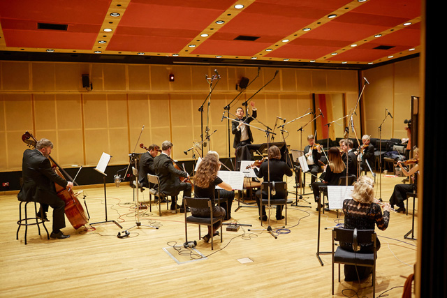 Callum Hüseyin and the Royal Philharmonic Orchestra, Let’s Finish It. Photo courtesy Institute of Cancer Research.