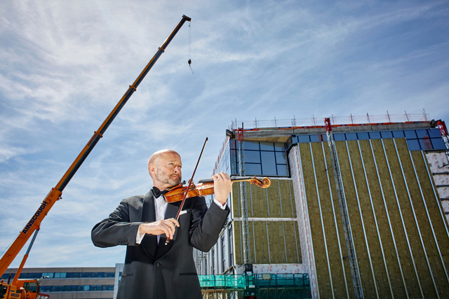 Callum Hüseyin and the Royal Philharmonic Orchestra, Let’s Finish It. The Centre for Cancer Drug Discovery building site. Photo courtesy Institute of Cancer Research.