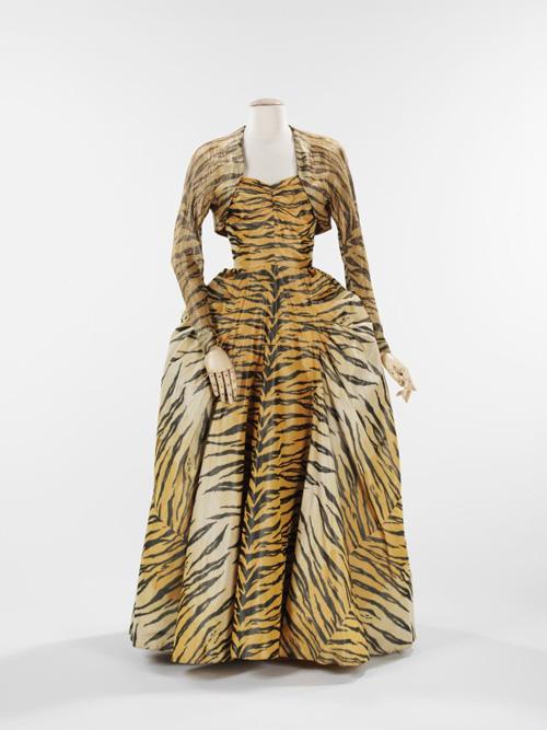 Gilbert Adrian (American, 1903–1959). Evening Ensemble, 1949. For Bianchini-Fèrier, French, founded 1888. Silk, metallic thread. The Brooklyn Museum Costume Collection at the Metropolitan Museum of Art.