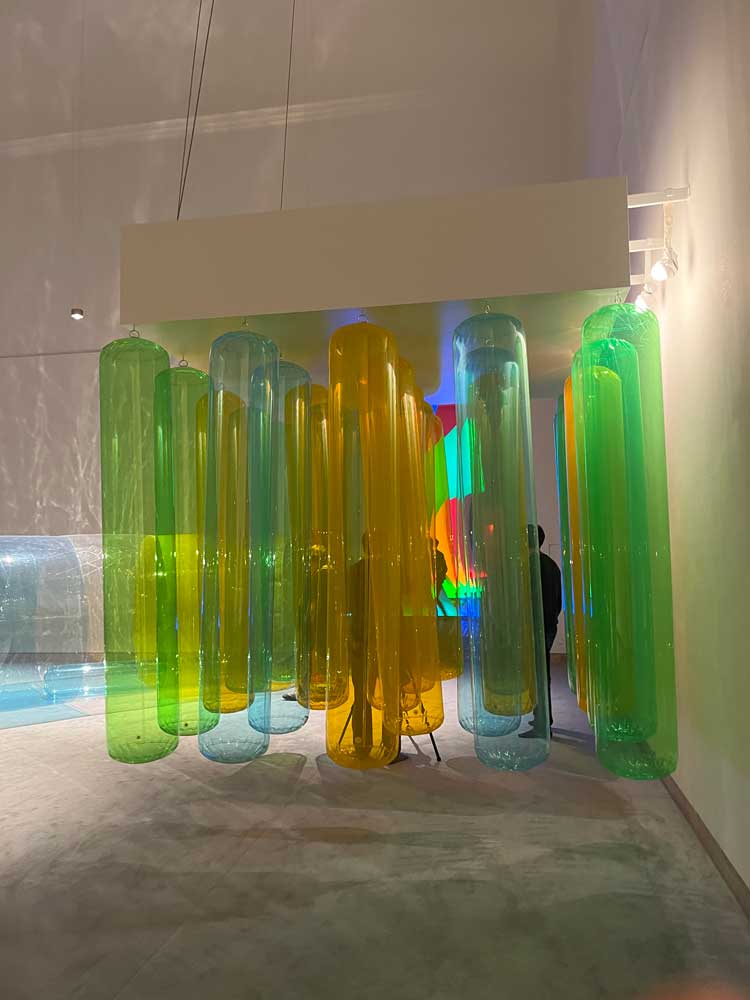 Lea Lublin, Phallus Mobilis. Inflatable tubes, dimensions variable. Installation view Haus der Kunst, 2023. Photo: Veronica Simpson.