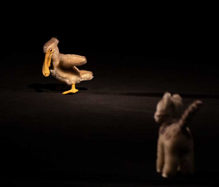 Pelican, plush toy, 18 x 9 x 8 cm; Long-legged cat, plush toy, 17 x 8 x 8 cm. Installation view of the second Silk Room exhibition, Leiko Ikemura: When Animals Become Art at The Feuerle Collection. Photo: Wai Kung. Courtesy the artist. © Leiko Ikemura and The Feuerle Collection.