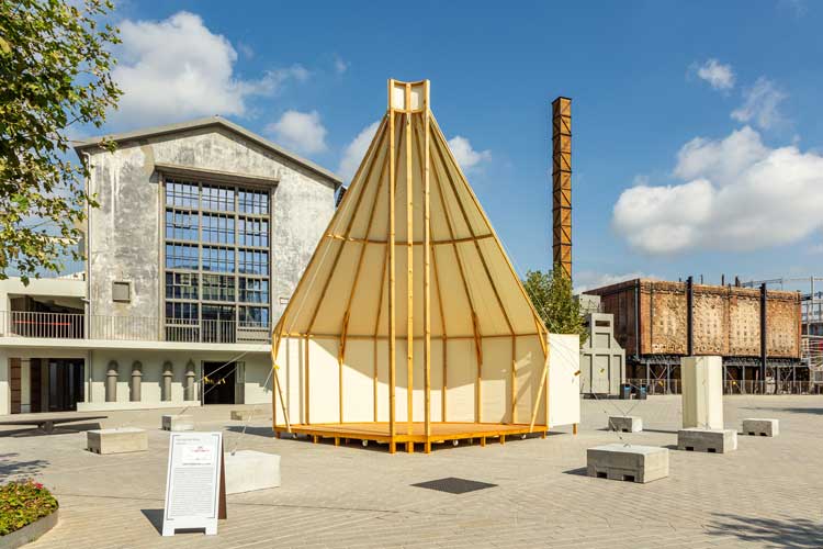 Ângela Ferreira, Zip Zap Sirk Okulu, 17th Istanbul Biennial. Photo: Sahir Ugur Eren.