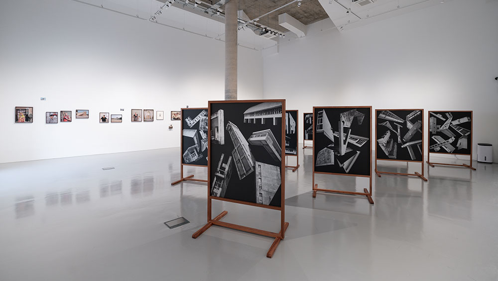 Jerwood / Photoworks Awards 5, installation view, Drawing Room and Tannery Arts, London. Photo: Studio Deew. Courtesy of Photoworks.