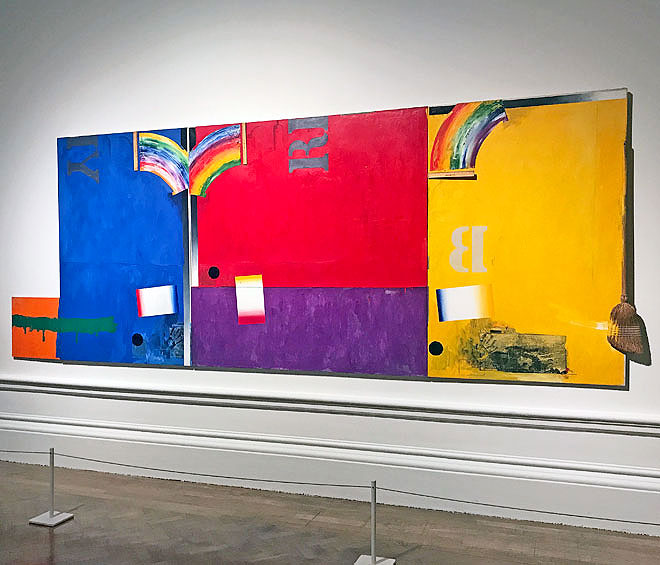 Jasper Johns. Target, 1961. Encaustic and collage on canvas, 167.6 x 167.6 cm. The Art Institute of Chicago c Jasper Johns / VAGA, New York / DACS, London. Photograph: c 2017. The Art Institute of Chicago / Art Resource, NY / Scala, Florence.