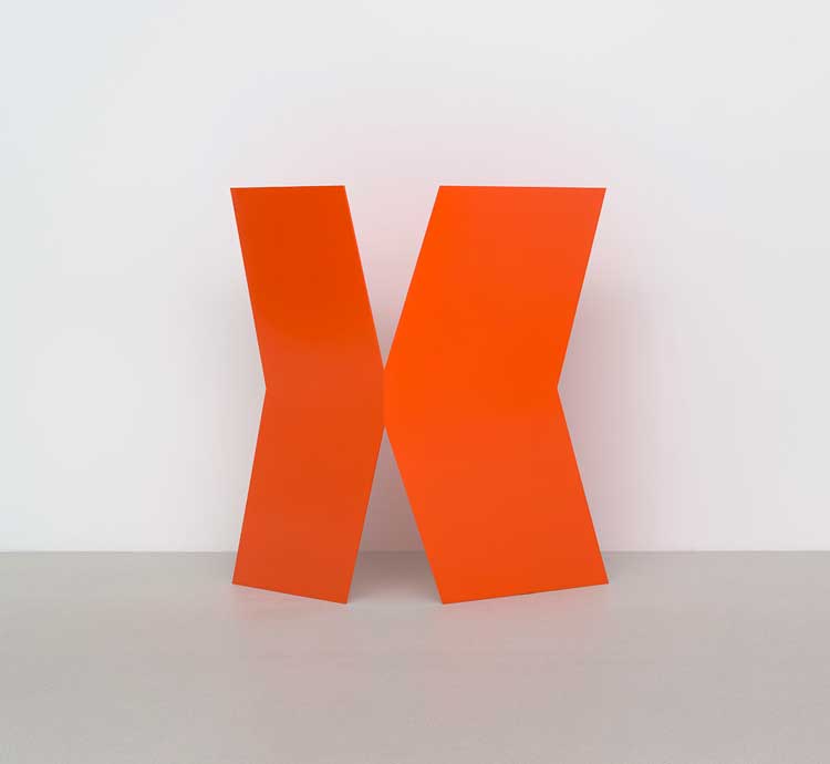 Ellsworth Kelly. Gate, 1959. Painted aluminium, 67 x 63 x 17 in (170 x 160 x 43 cm). Collection Walker Art Center, Minneapolis; Gift of Kate Butler Peterson, 1997. All artworks © Ellsworth Kelly Foundation. Photo: Ron Amstutz. Courtesy: Glenstone Museum, Potomac, Maryland.