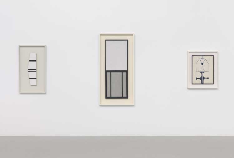 Ellsworth Kelly. Left: Window V, 1950. Oil on wood, 27 ½ x 7 ¼ in (70 x 18 cm). Family Forman Collection; Centre: Window, Museum of Modern Art, Paris, 1949. Oil on wood and canvas, two joined panels, 50 ½ x 19 ½ in (128 x 50 cm). Centre Pompidou, Paris National Museum of Modern Art / Centre of Industrial Creation; Right: Toilette, 1949. Oil on canvas with painted wood frame, 24 ¾ x 18 ¾ in (63 x 48 cm). Private Collection, Courtesy Matthew Marks Gallery All artworks © Ellsworth Kelly Foundation. Photo: Ron Amstutz. Courtesy: Glenstone Museum, Potomac, Maryland.
