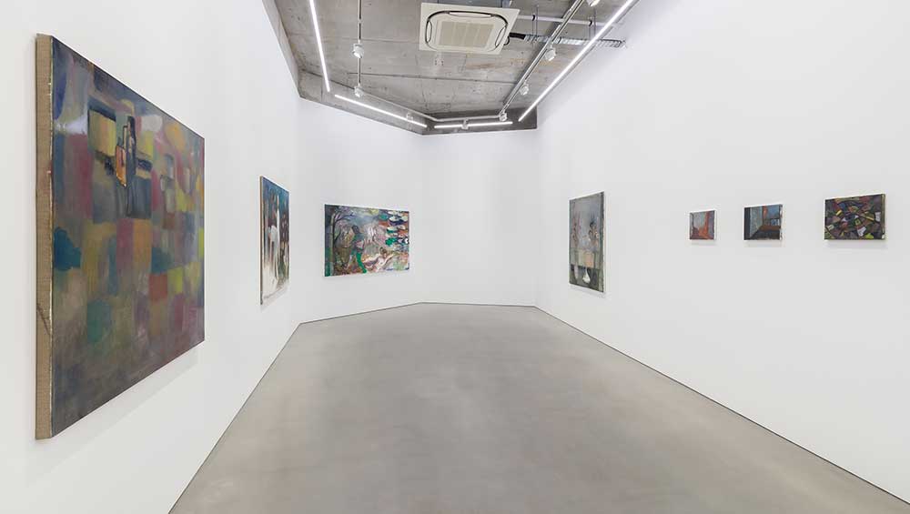 Behrang Karimi: Dinge Weltweit. Exhibition view, Maureen Paley, London, 2023. © Behrang Karimi, courtesy Maureen Paley, London. Photo: Mark Blower.