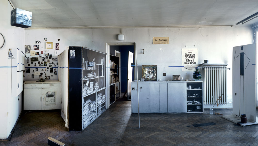 Edward Krasiński, Krzysztofory Gallery, Krakow, 1965, exhibition view. Photograph: Eustachy Kossakowski. © Hanna Ptaszkowska and archive of Museum of Modern Art Warsaw, courtesy Paulina Krasinska and Foksal Gallery Foundation, Warsaw.