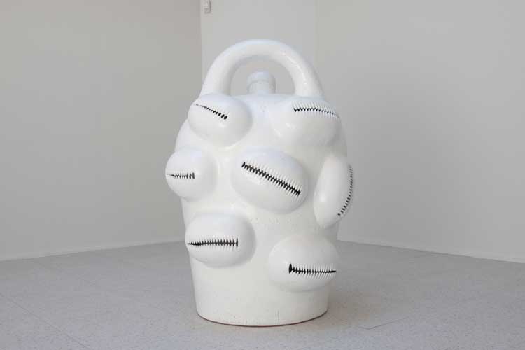 Simone Leigh, Jug, 2022. Stoneware, 62 1/2 × 40 3/4 × 45 3/4 in (158 × 103.5 × 116.2 cm). Institute of Contemporary Art/Boston. Photo: Timothy Schenck. © Simone Leigh