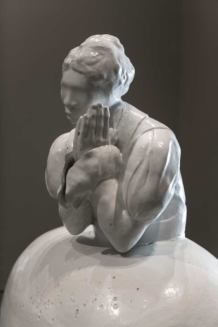 Simone Leigh, Anonymous (detail), 2022. Stoneware, 72 1/2 × 53 1/2 × 43 1/4 in (184.2 × 135.9 × 109.9 cm). Private collection, Boston. Photo: Timothy Schenck. © Simone Leigh.