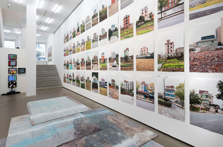 Li Qing, East of Eden, installation view, Galerie Eigen + Art, Berlin, 2020.