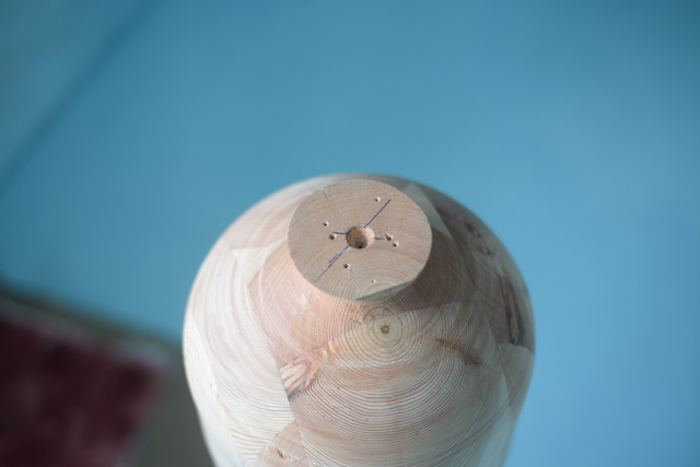 Lily Lanfermeijer, Lost in depiction 2018 (detail). Pine wood, pen. Fotopub, Novo Mesto. Photo: Eva Hoonhout.