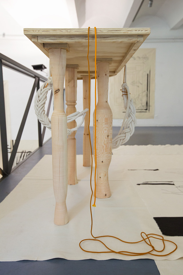Lily Lanfermeijer, FauxSyrupAngel 2018, Rope and Rigging. Ceramics, wood, robe, 42 x 132 x 70 cm. Punt WG Amsterdam. Photo: Kyle Tryhorn.