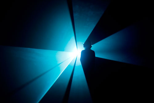 Anthony McCall. You and I, Horizontal, 2005. © the artist. Courtesy of the artist and Sprüth Magers Berlin London
Photograph: Linda Nylind.