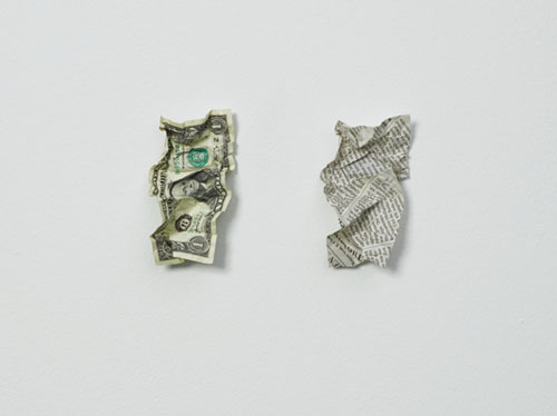 Luis Camnitzer. Banknote and newsprint, 1981. Overall dimensions variable, approximately 11 cm x 19 cm x 3.5 cm. Photo: Dominique Uldry.