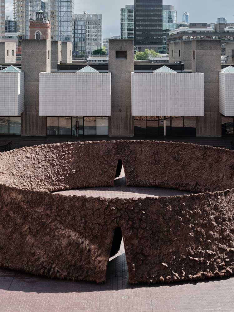 Delcy Morelos: Origo, installation view, Barbican, London, 15 May – 31 July 2026. Photo: Barbican
Art Gallery / Thomas Adank. © Delcy Morelos.
