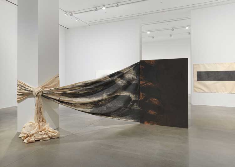 Takesada Matsutani. Shifting Boundaries, installation view, Hauser & Wirth London, 2026. © Takesada Matsutani. Courtesy the artist and Hauser & Wirth. Photo: Alex Delfanne.