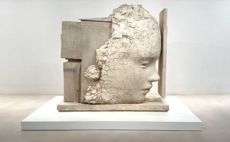 Mark Manders: Room with All Existing Words, installation view, London Mithraeum Bloomberg Space, 22 January – 4 July 2026. Photo: Martin Kennedy.