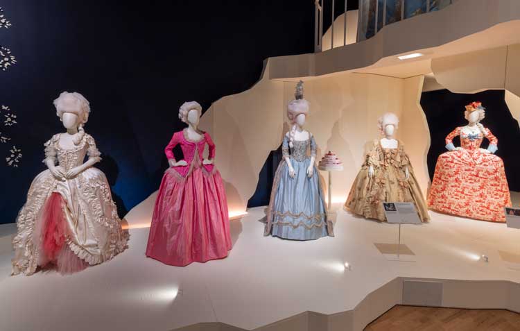 Marie Antoinette Style, installation view. © Victoria and Albert Museum, London.