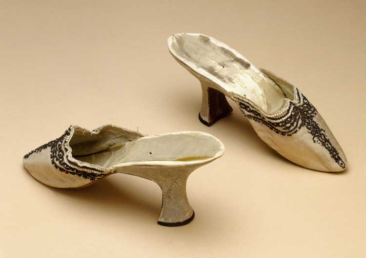 One slipper belonging to Marie Antoinette beaded pink silk. Photo: CC0 Paris Musées / Musée Carnavalet - Histoire de Paris.