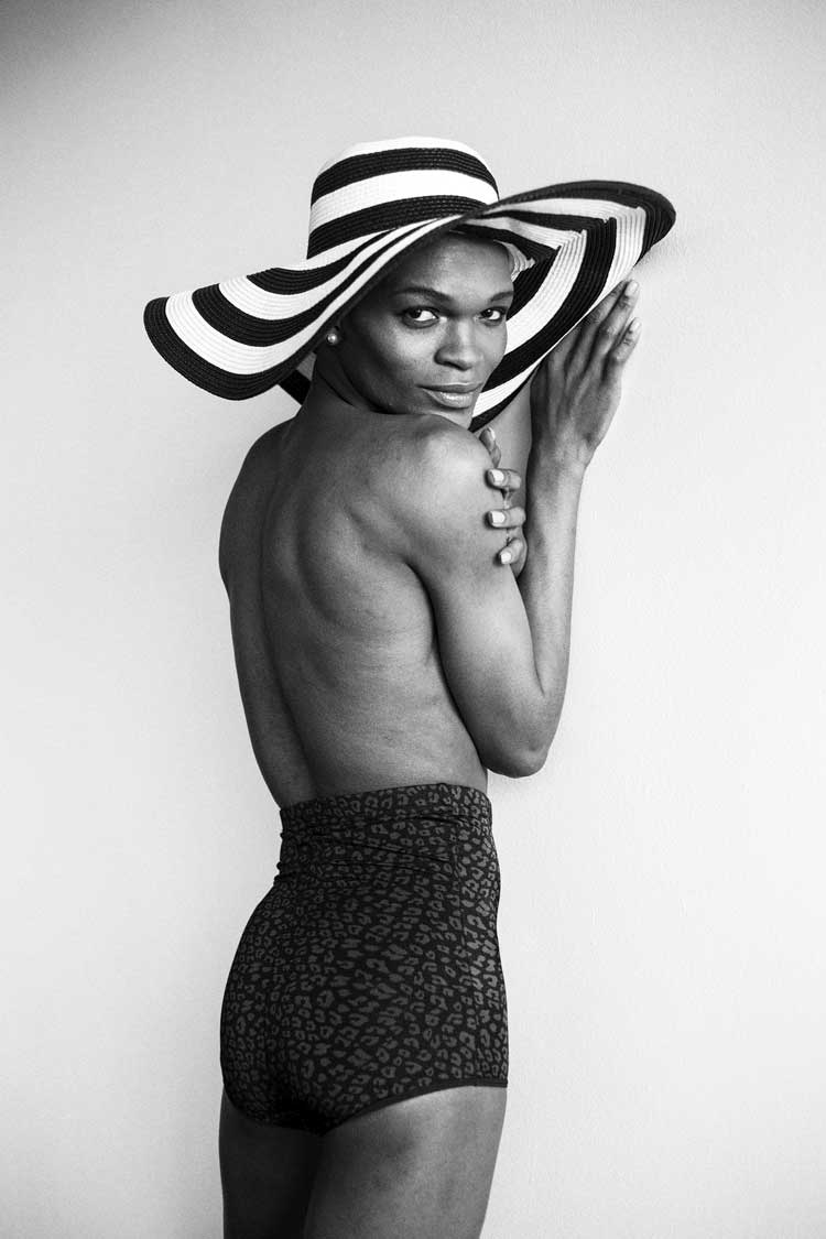 Zanele Muholi. Yaya Mavundla, Parktown, Johannesburg,2014. 200 x 133.3 cm. Courtesy of the Artist and Yancey Richardson, New York. © Zanele Muholi.