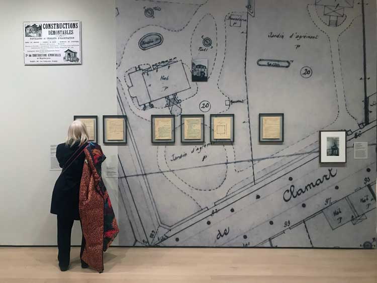Installation wall showing Letters from Director of Compagnie des Constructions démontables et hygiéniques to Henri Matisse, 2 June 1909, 16 June 1909 and 22 September 1909. Photo: Marie Pohl.