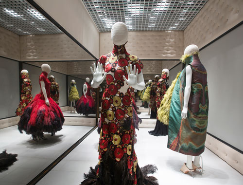Installation view of Voss. Alexander McQueen Savage Beauty at the V&A, 2015. Victoria and Albert Museum, London.