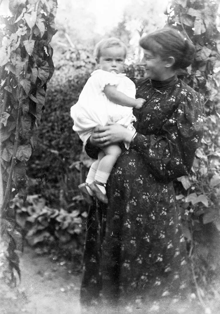 Mabel with Ben, c1896. From an album belonging to James Pryde. With kind permission of Bushey Museum and Art Gallery.
