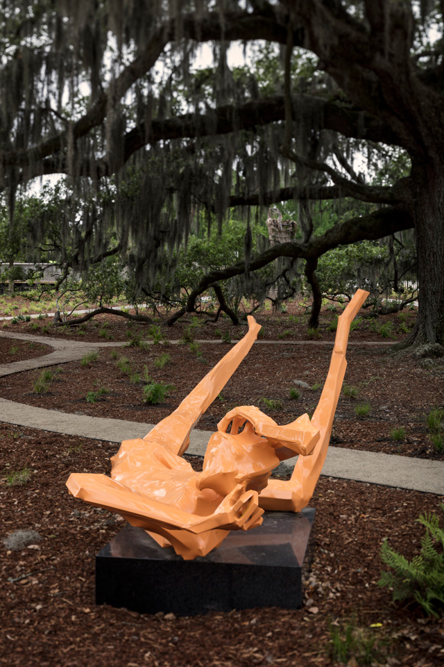 Georg Herold, Liver of Love, 2013. New Orleans Museum of Arts Sydney and Walda Besthoff Sculpture Garden, installation view. Photo: Richard Sexton.