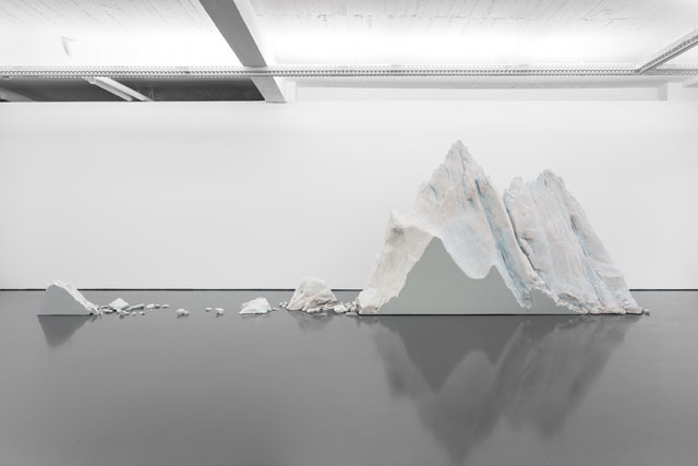 Mariele Neudecker. There is Always Something More Important, 2012.
Fibreglass, spray, plywood, 2-channel video, two 10.2 inches monitors, 207 x 65 x 440 cm. © Bruno Lopes.