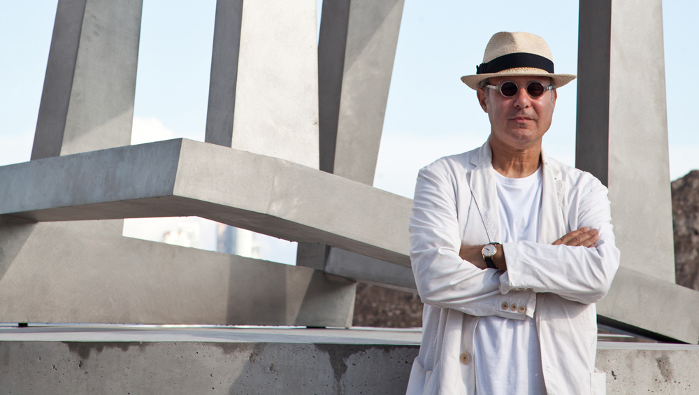 Jedd Novatt with Chaos SAS, 2013. Stainless steel, 440 x 420 x 265 cm. Permanent installation at Pérez Art Museum, Miami.