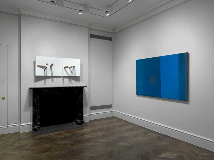 Installation view, Victor Pasmore | Patrick Heron: VIII São Paulo Biennial, Great Britain 1965, revisited, Hazlitt Holland-Hibbert, London. Courtesy Hazlitt Holland-Hibbert, London, copyright © the artist.
