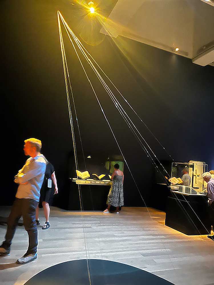 EV Day, Golden Rays / In Vitro, 2018/2024. Photo: Jill Spalding.