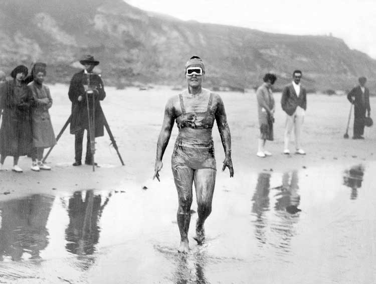 Gertrude Ederle, 6 August 1926. Black and white photograph. © New York Daily News Archive / Getty Images.
