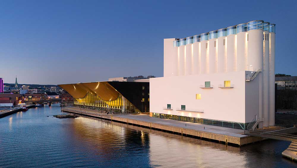 Kunstsilo next to Kilden Performing Arts Centre on the archipelago of Odderøya. Photo: Alan Williams Photography.