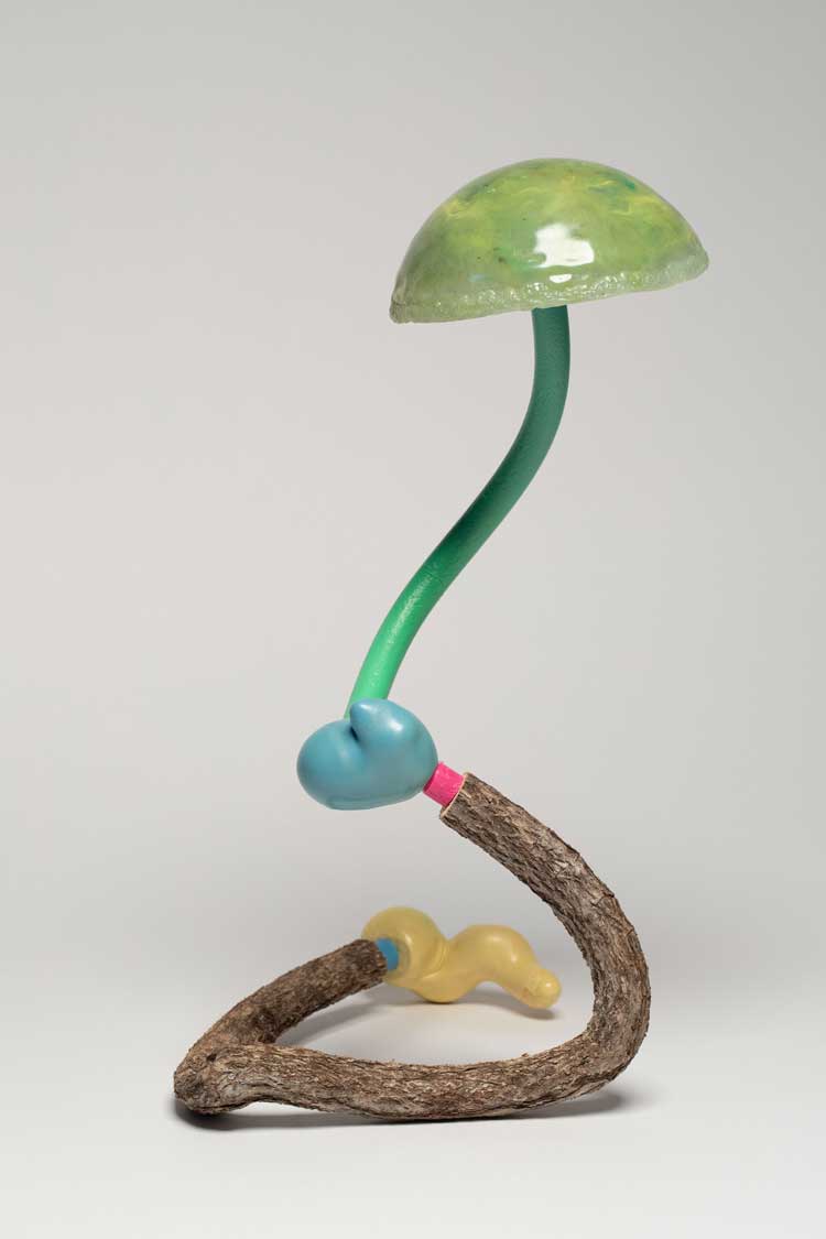 Mika Rottenberg, Lampshare, 2024. Milled reclaimed household plastic and bittersweet vines. Lighting component: batteries, resin, and electric hardware, 61 x 30.5 x 27.9 cm (24 x 12 x 11 in). Photo: Pete Mauney. © Mika Rottenberg, courtesy the artist and Hauser & Wirth.