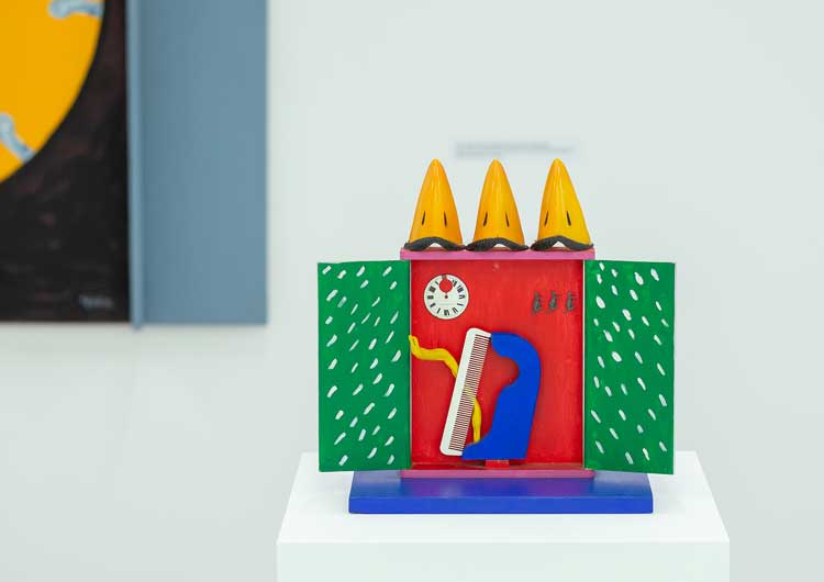 Ofelia Rodríguez, Magic Box with Beaks, 1988. Mixed media. Installation view, Talking in Dreams, Spike Island, Bristol. Photo: Dan Weill.