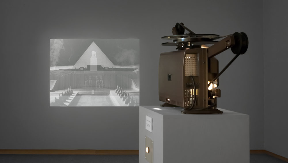 Karen Russo. Haus Atlantis, 2016. 16mm film transferred to digital, 9:38 min.