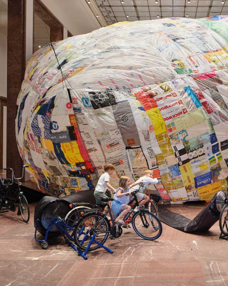 Tomás Saraceno in collaboration, Museo Aero Solar, 2007 – ongoing). installation view, Haus der Kunst München, 2026. Photo: Agostino Osio. © Haus der Kunst München, 2026.