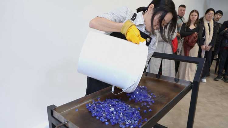 Aki Sasamoto, Grilled Diagrams, Performance, February 2026. Video still. Courtesy of the artist and Studio Voltaire. Video: Dor Even Chen.